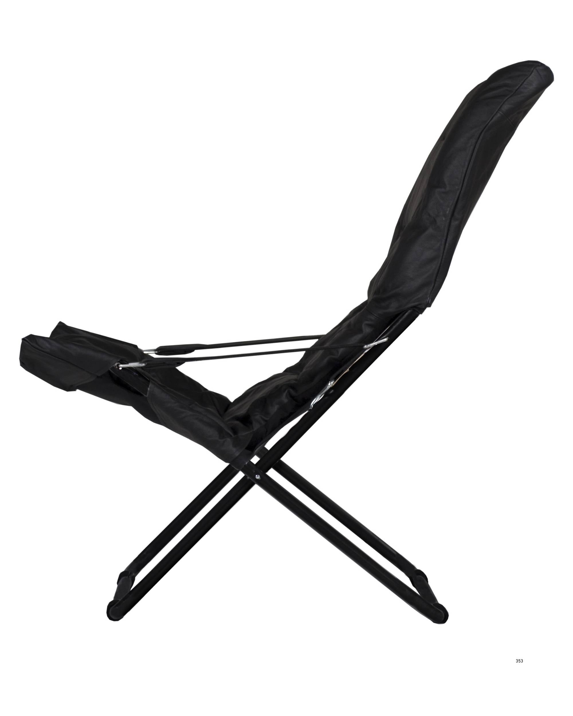 Sidevinkel av Fiam Fiesta skinnstol i svart med pulverlakkert stålramme; elegant, slankt design.