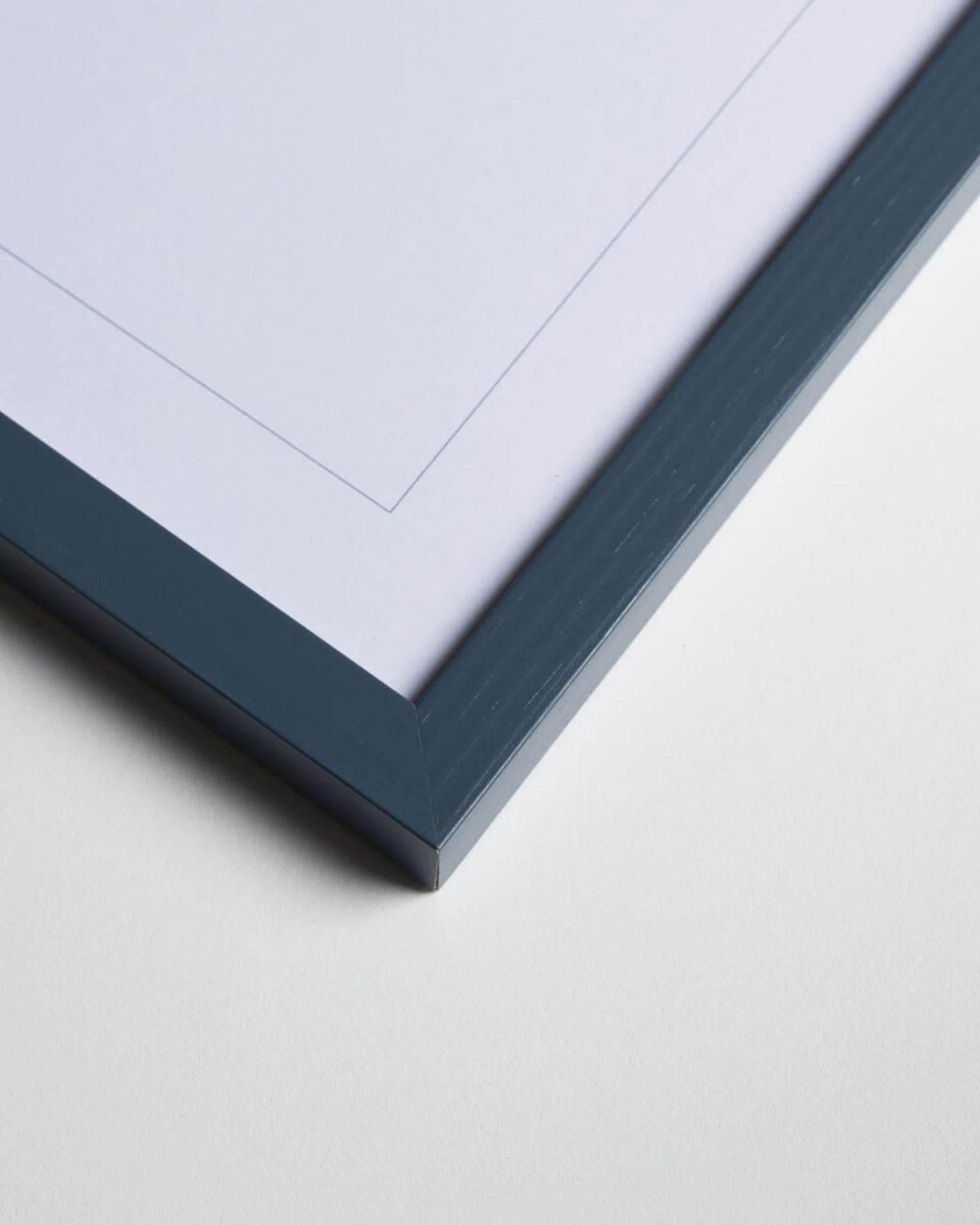 PetrolblÄ bilderamme i heltre og glass fra Poster & Frame