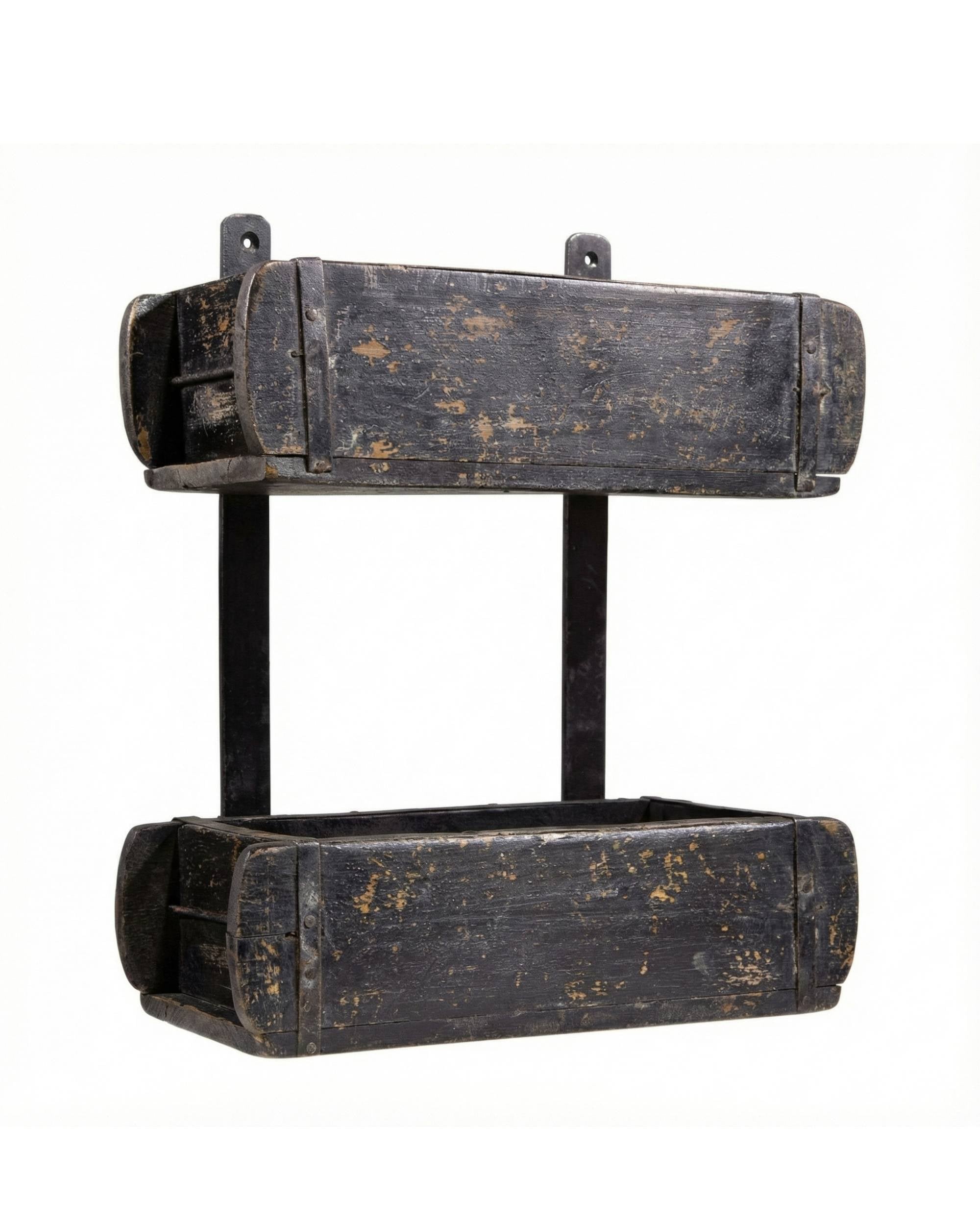 Svart trehylle med to bokser fra Sjælsø Nordic