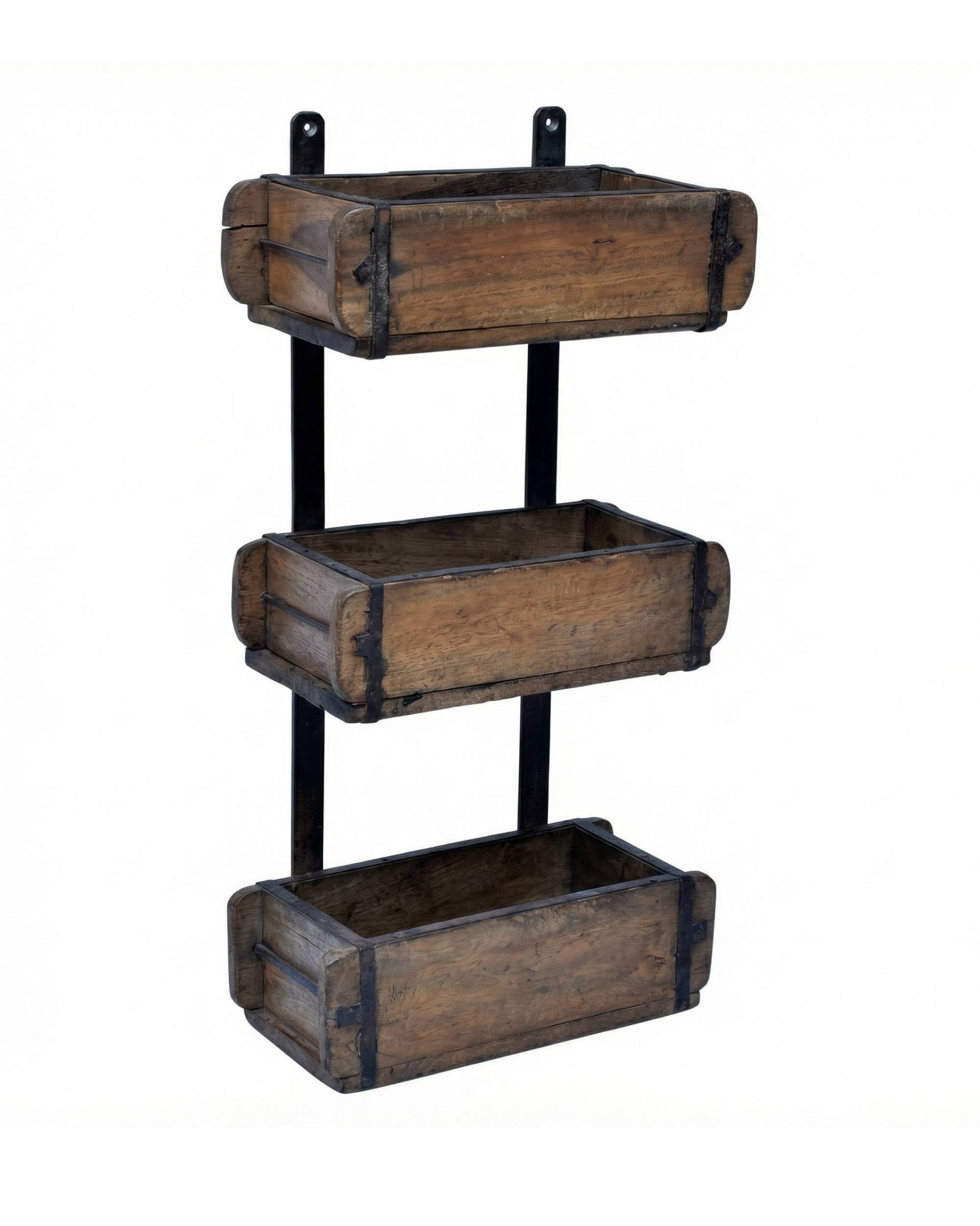 Trefarget trehylle med tre bokser fra Sjælsø Nordic