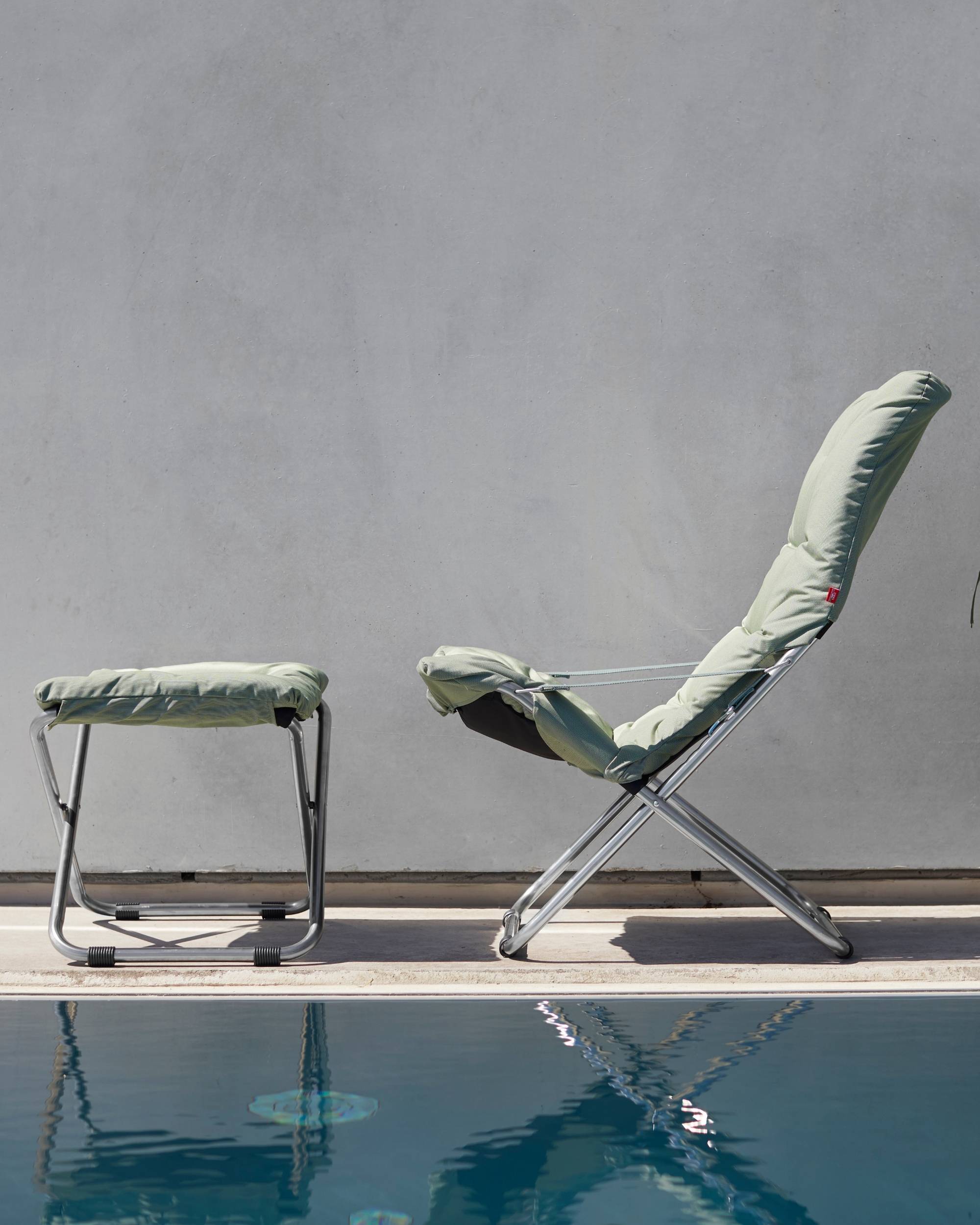 Fiam Fiesta Soft Salviegrønn solstol med en fotskammel i Salviegrønn