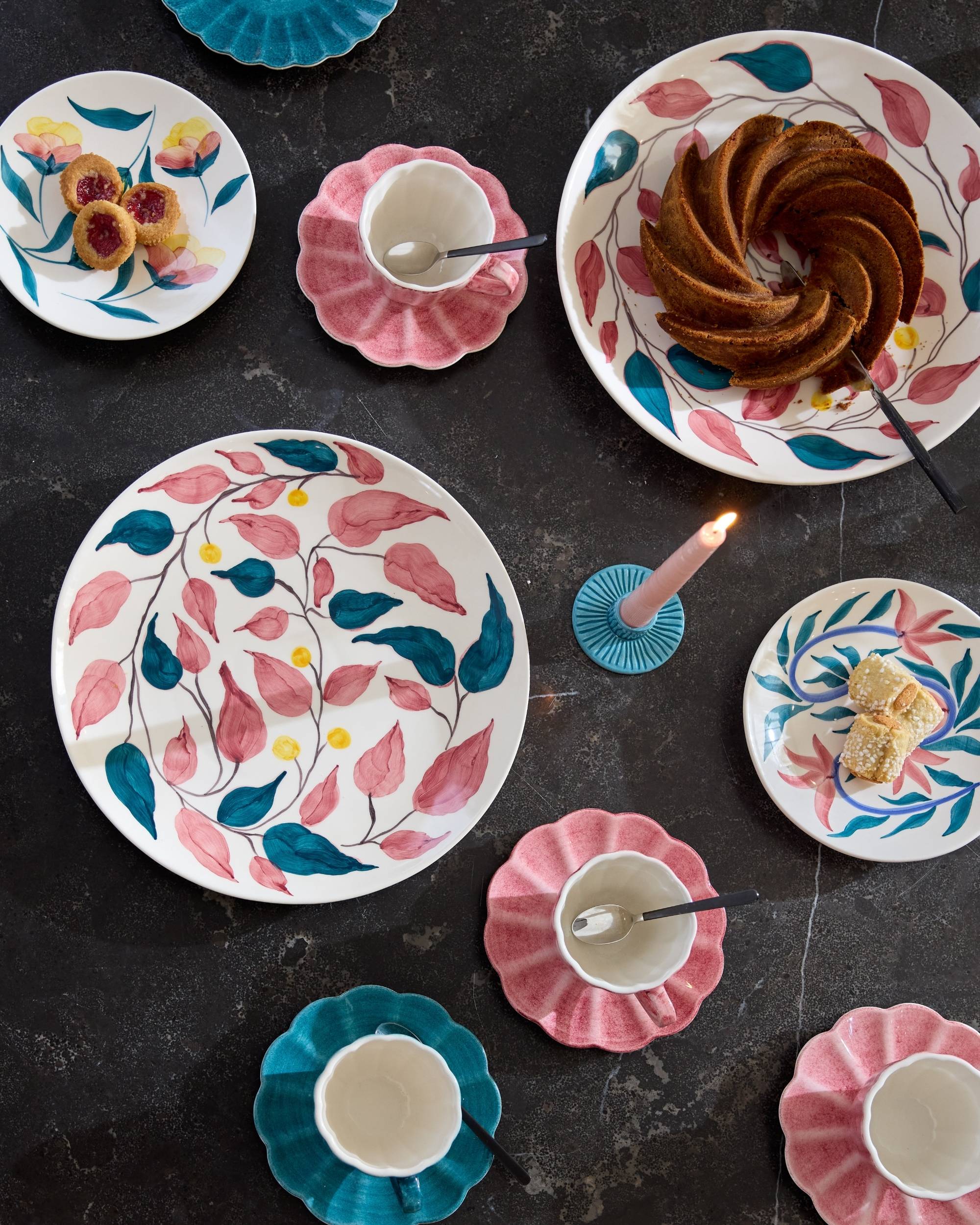 Flowers Fat Leaves 34cm