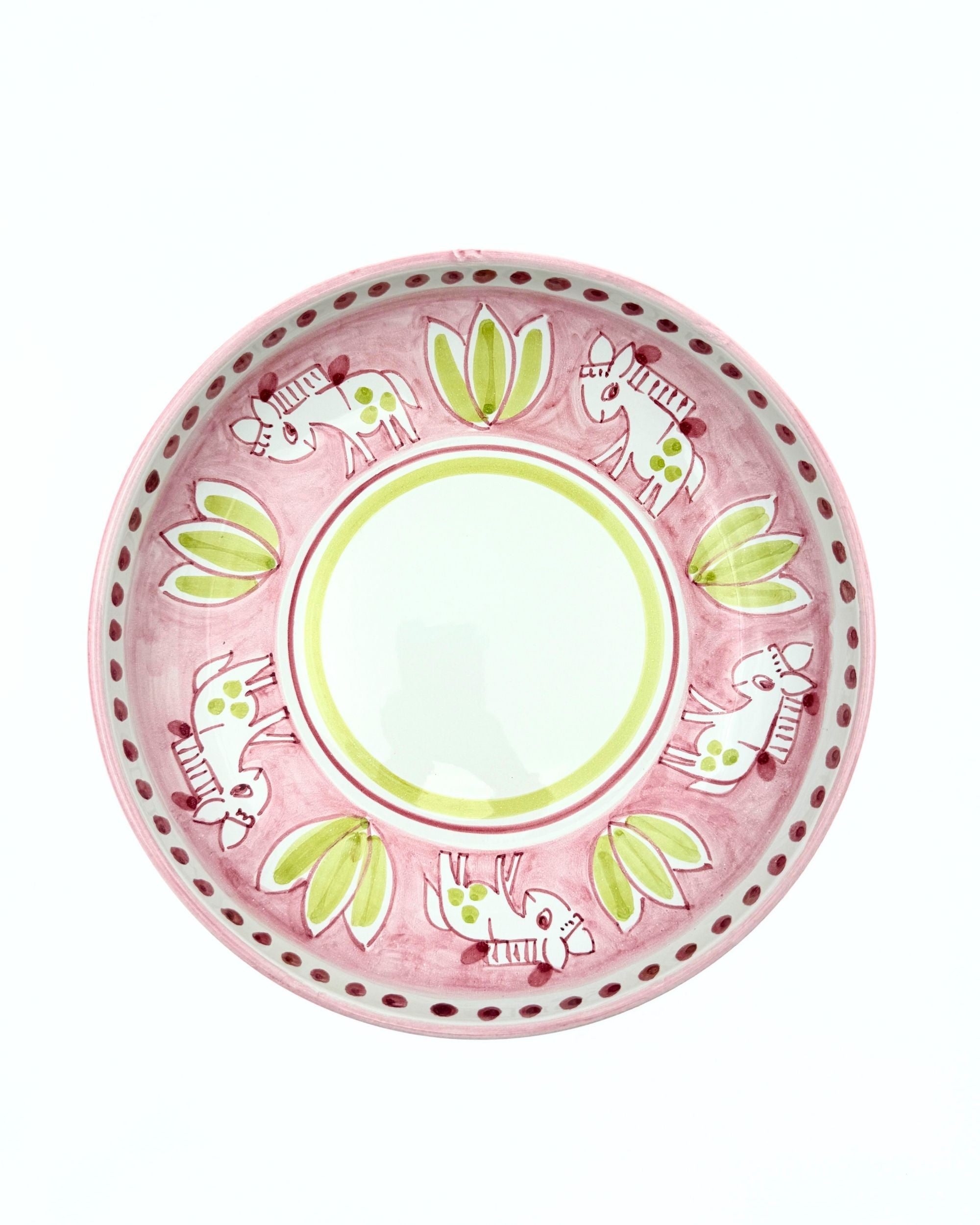 Dipinto Ceramics Amalfi Pastabolle i rosa glasert keramikk med håndmalt mønster av dyr og grønne blader.