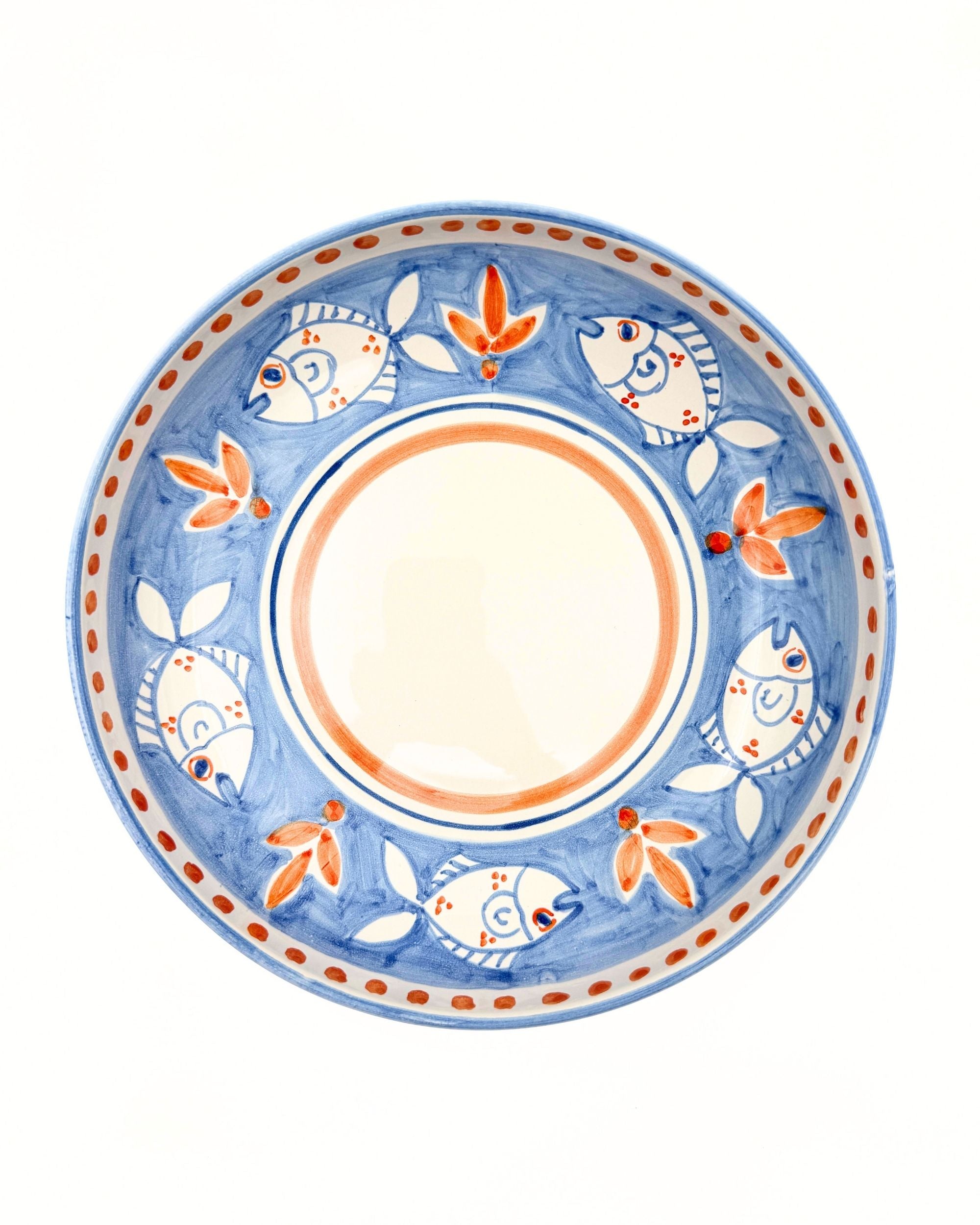 Dipinto Ceramics Amalfi-pastabolle, blå kant med fiskemønster og oransje detaljer, hvit midt