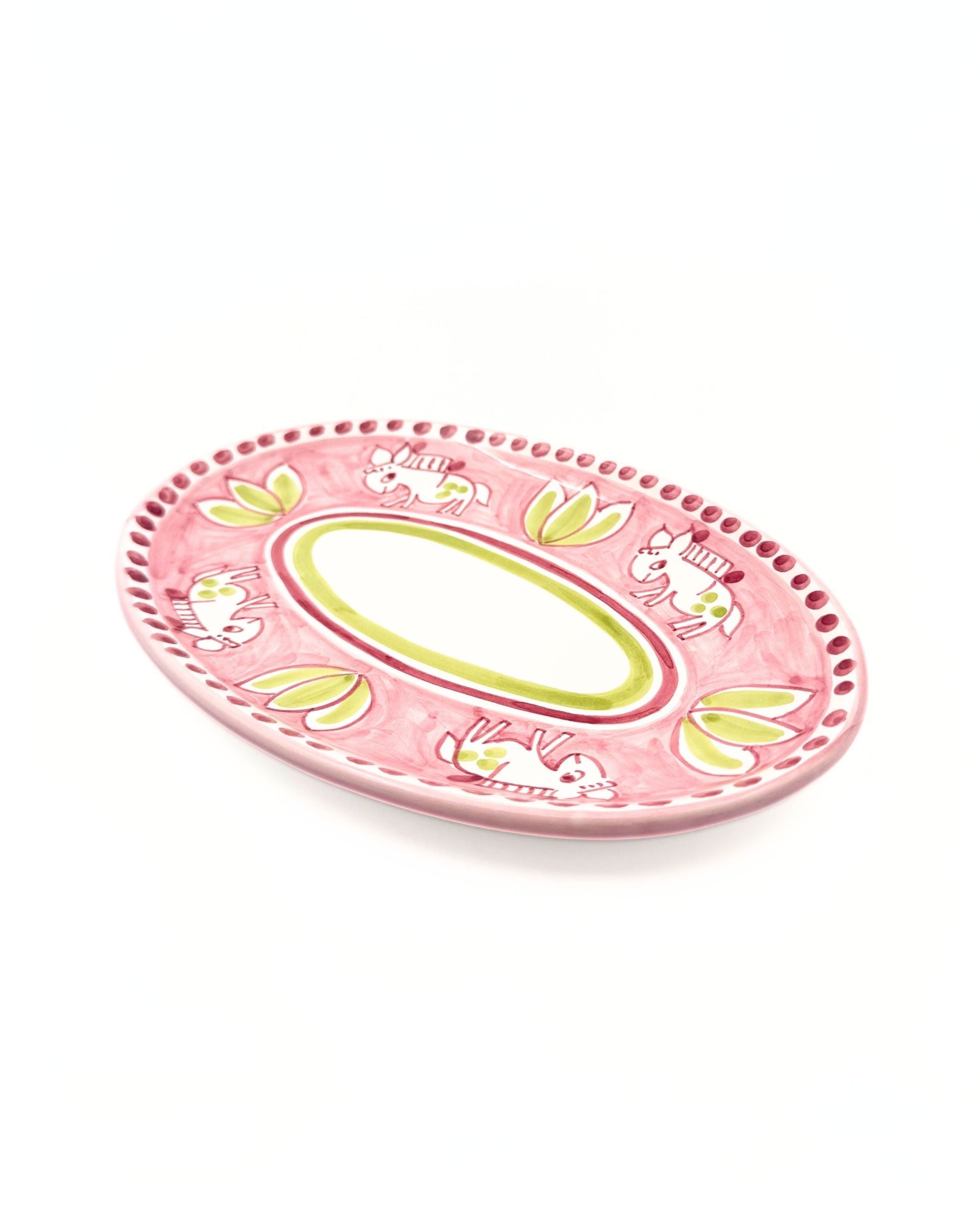 Dipinto Ceramics Amalfi Ovalt Fat 24cm med rosa og grønt mønster med hester, keramikk, detaljbilde.