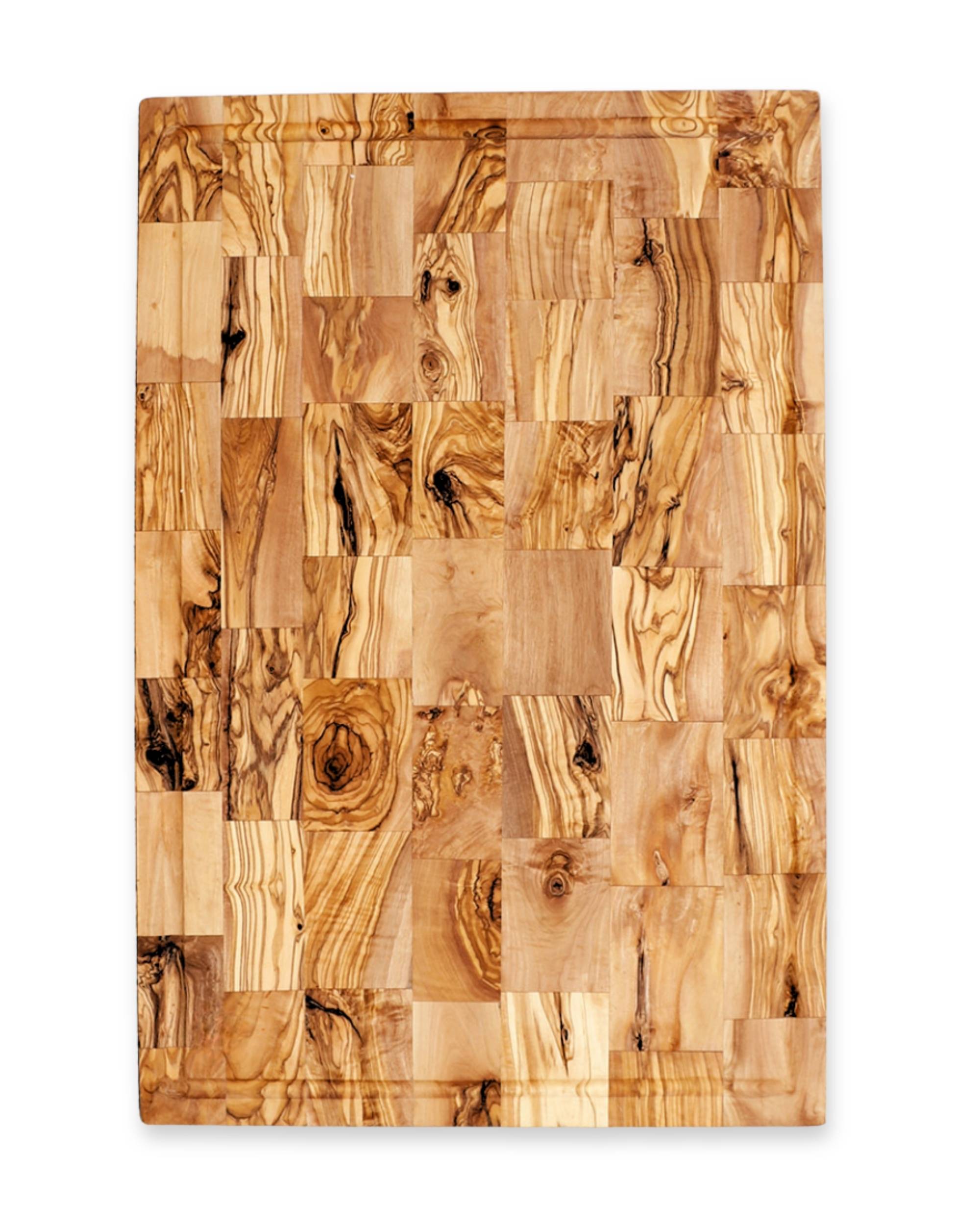 Stor fjøl med sjakkmønster i tre fra OlivArte