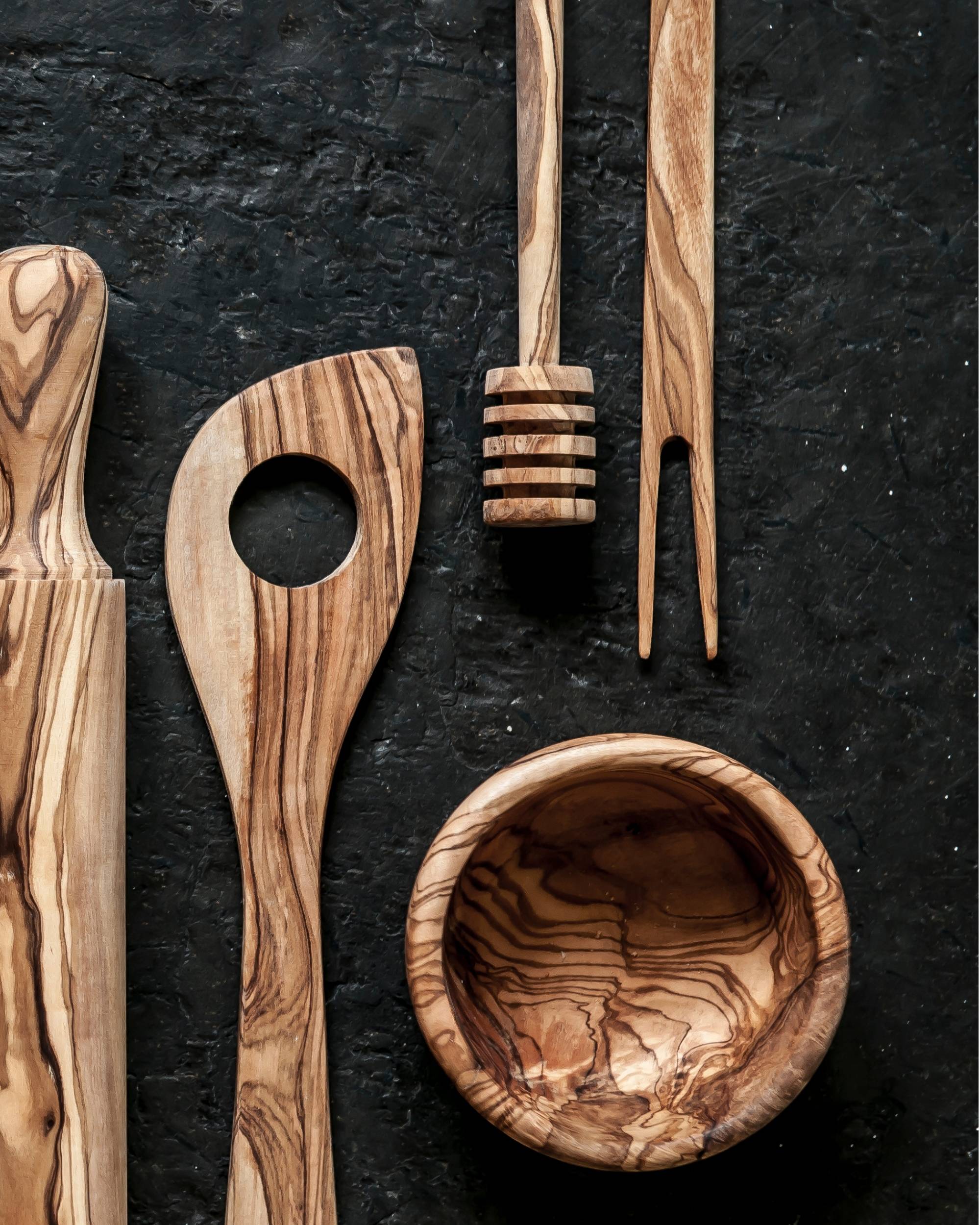 Røreskje med hull i tre fra OlivArte