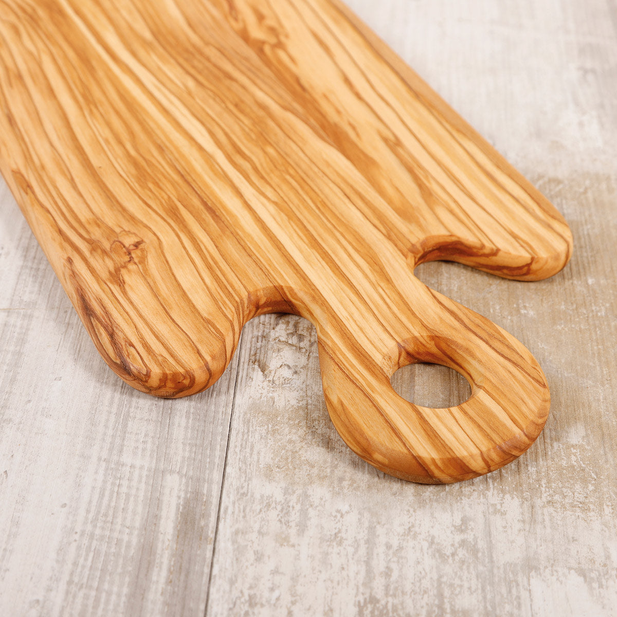 Detalj fra serveringsfjølen i oliventre