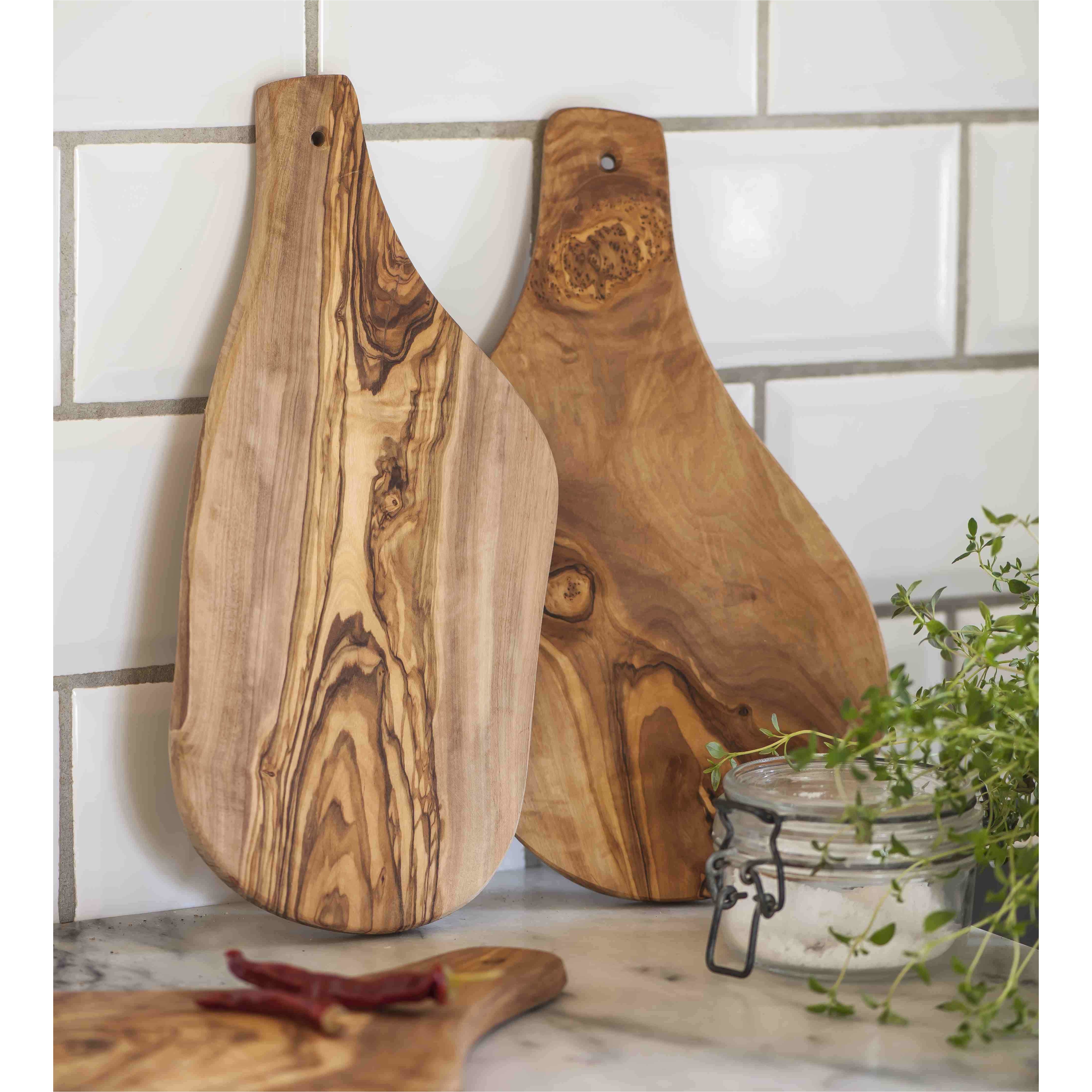 Organsike ostebrett i oliventre